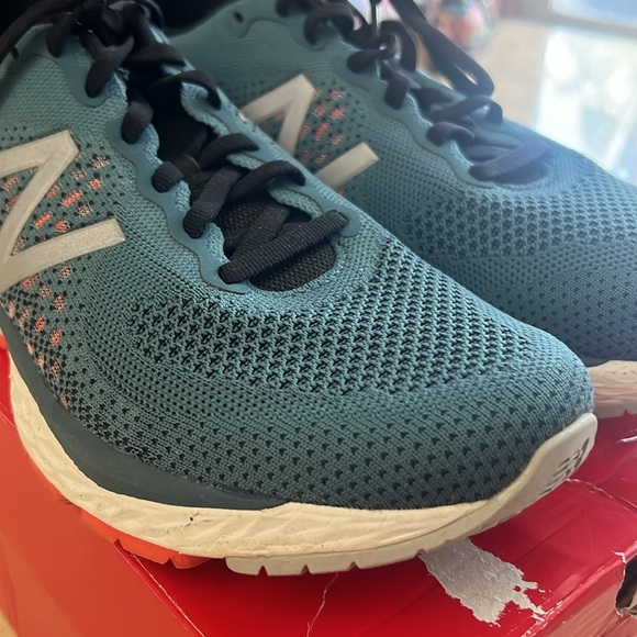 New Balance 880v10 Men’s Size 8.5 - Running Course - Color - Blue - New with box - Picture 10 of 11